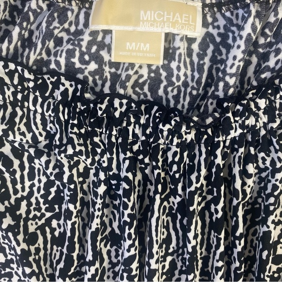 Michael Kors Women’s Black White Printed Smocked Dress Size Medium - Picture 3 of 9